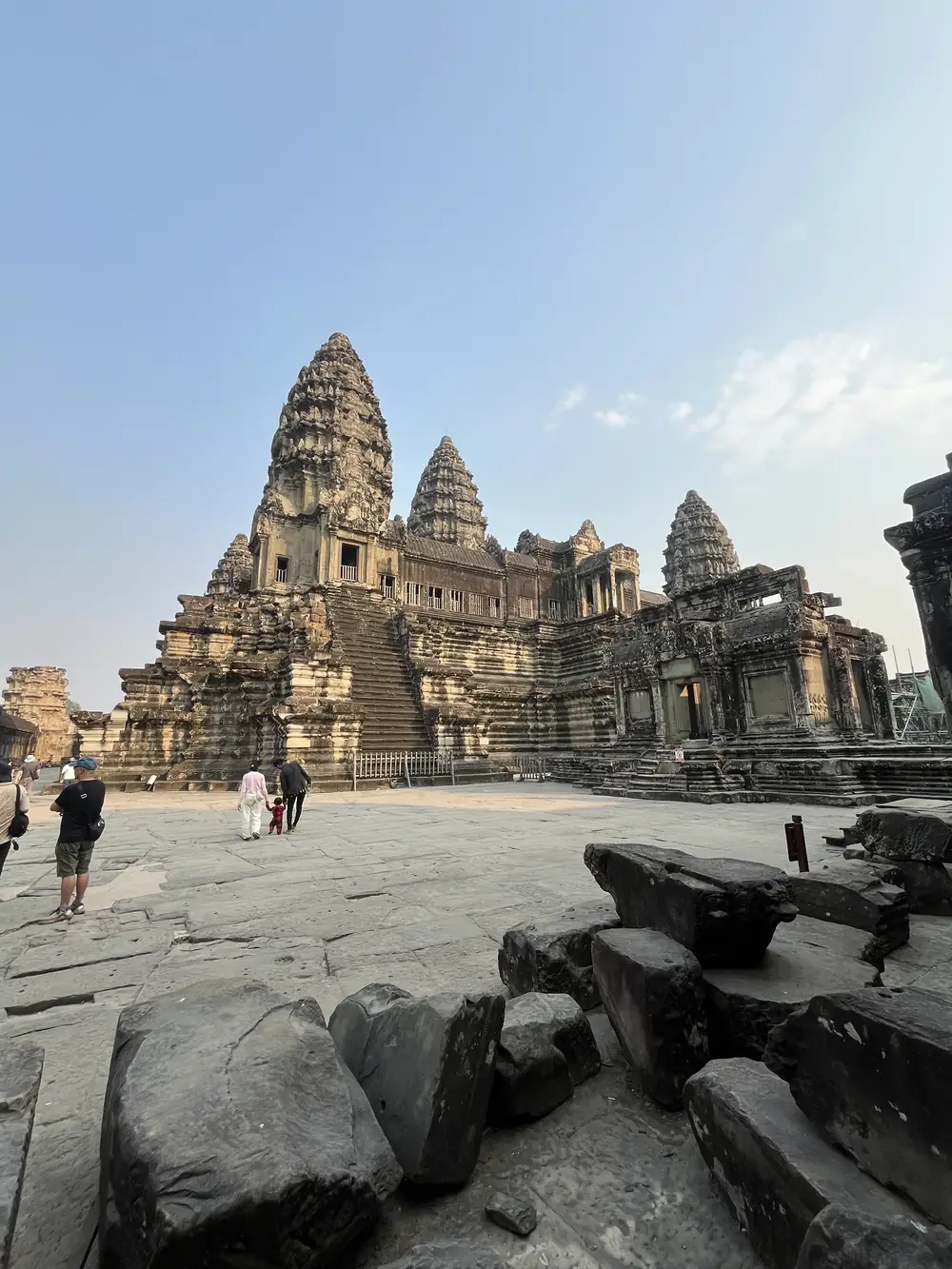 Tour d'Angkor Wat vue depuis la cour intérieure
